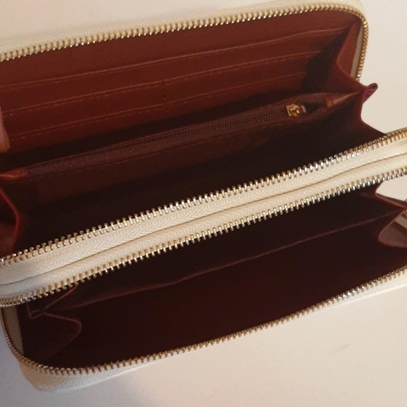 Fashion wallet. Smoke free home - Picture 3 of 3